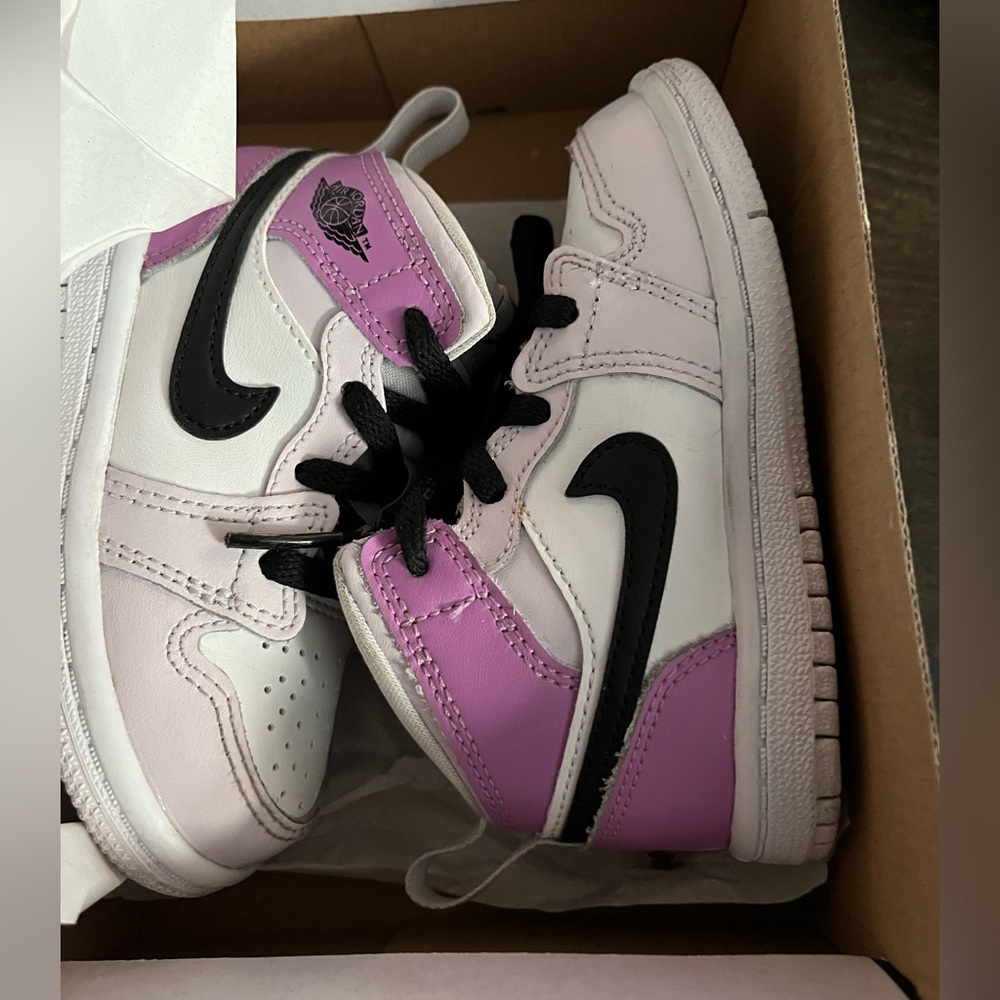 Jordan 1 mid(TD) size 7c